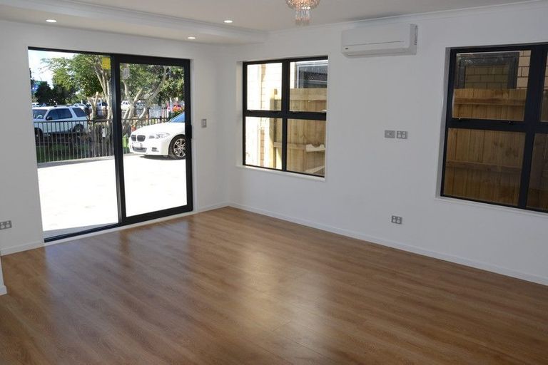 Photo of property in 501c Massey Road, Mangere, Auckland, 2022