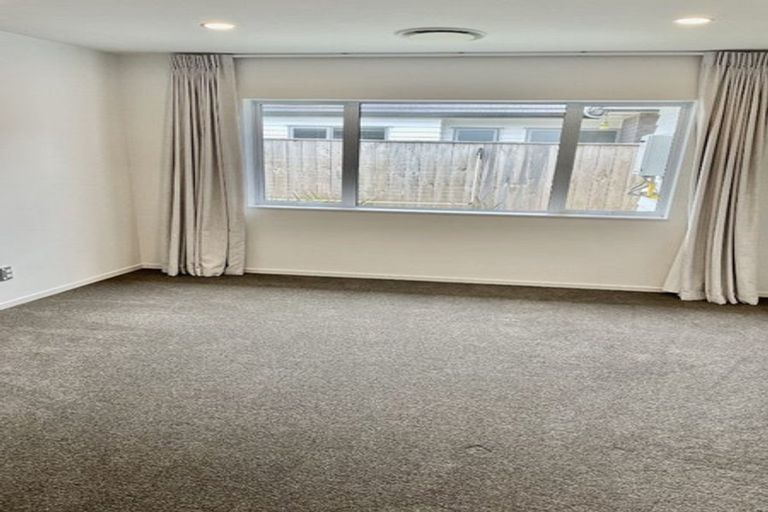 Photo of property in 20 Papa Orchard Drive, Kumeu, 0810