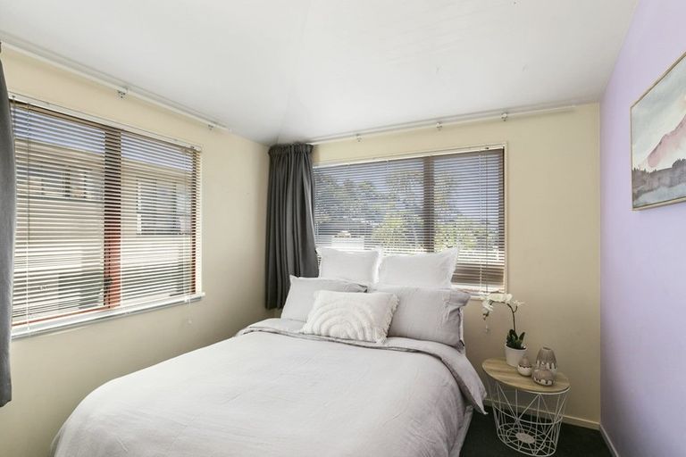 Photo of property in 8 Atamira Close, Churton Park, Wellington, 6037