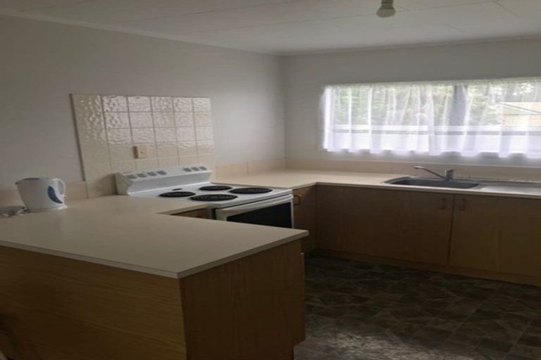 Photo of property in 1 Lowell Place, Massey, Auckland, 0614