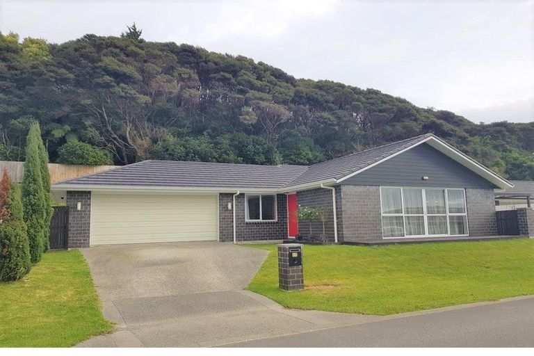 Photo of property in 17 Banks Boulevard, Whitby, Porirua, 5024
