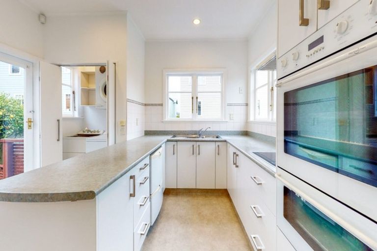 Photo of property in 12 Colombo Street, Newtown, Wellington, 6021