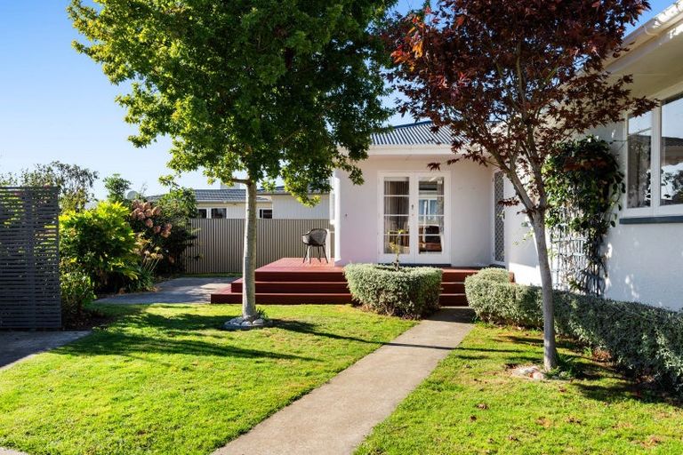 Photo of property in 9a Cornwall Road, Taradale, Napier, 4112