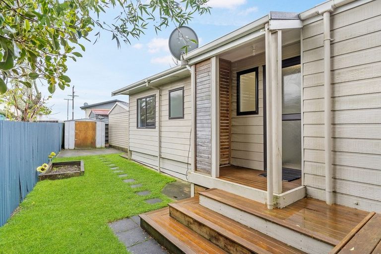 Photo of property in 2/88 Ohauiti Road, Hairini, Tauranga, 3112