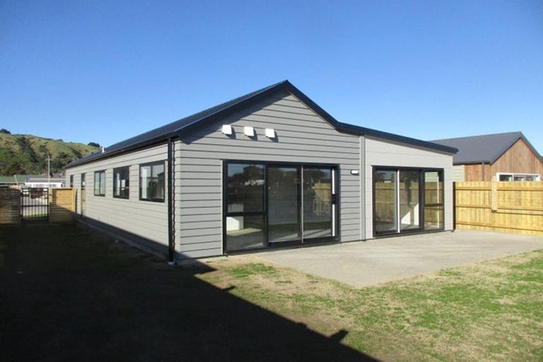Photo of property in 30 Koru Loop, Paraparaumu, 5032