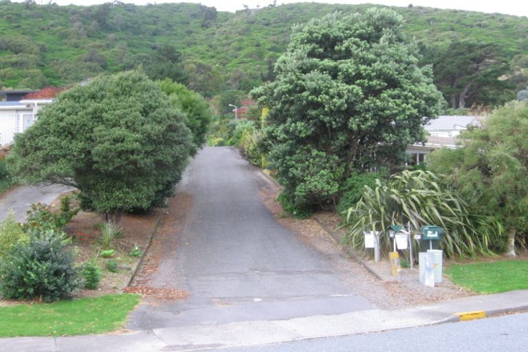 Photo of property in 55 Kakariki Grove, Waikanae, 5036