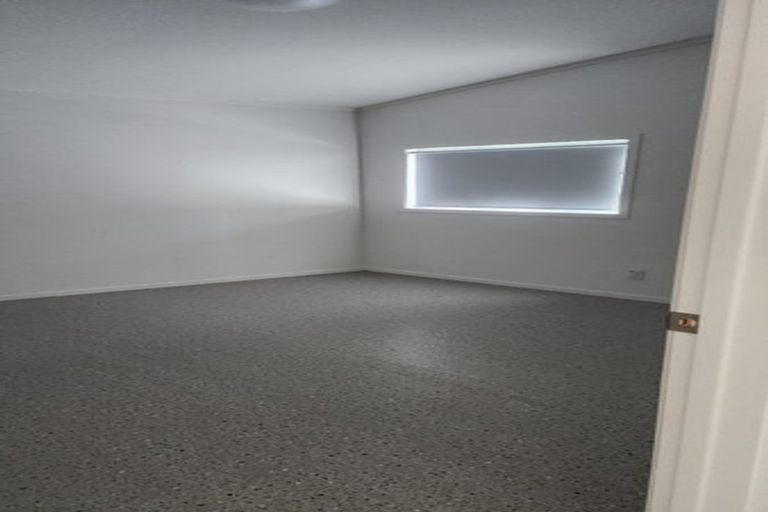 Photo of property in 68 Boord Crescent, Kumeu, 0891