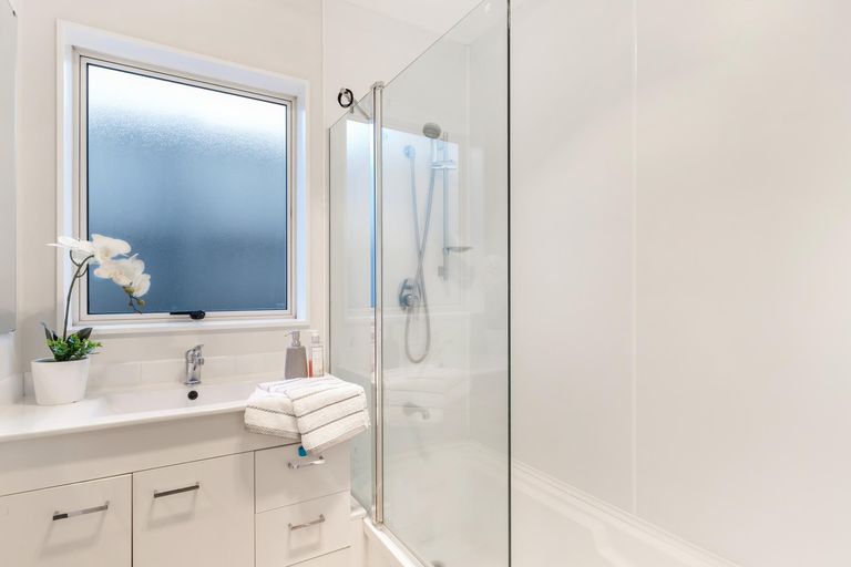 Photo of property in 1/11 Kopara Place, Clendon Park, Auckland, 2103