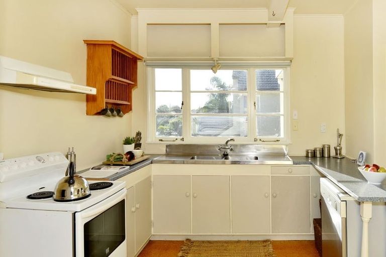 Photo of property in 1/9 Marsh Avenue, Forrest Hill, Auckland, 0620