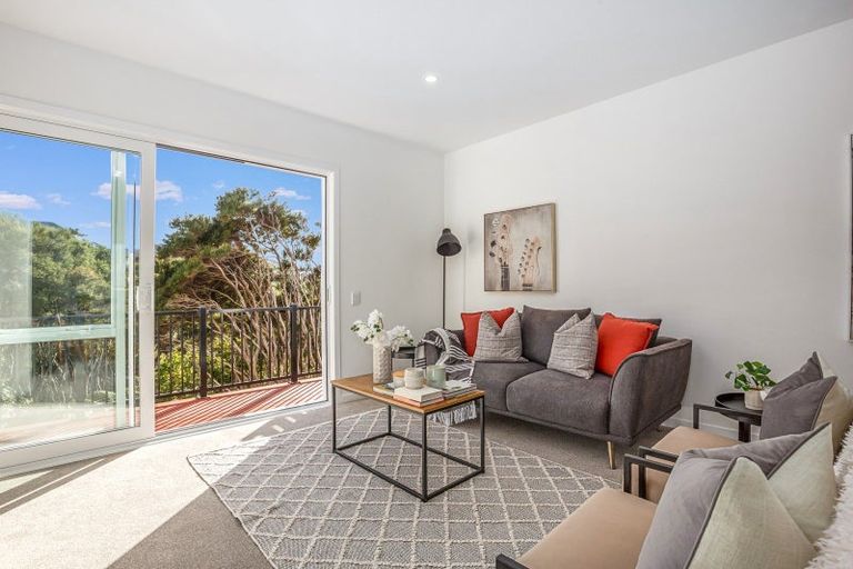 Photo of property in 49 Cleat Street, Whitby, Porirua, 5024