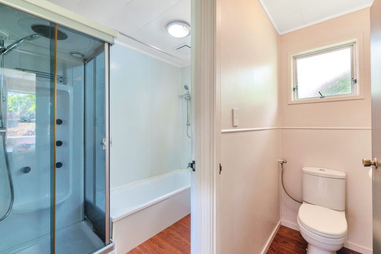 Photo of property in 50 Awaruku Road, Torbay, Auckland, 0630
