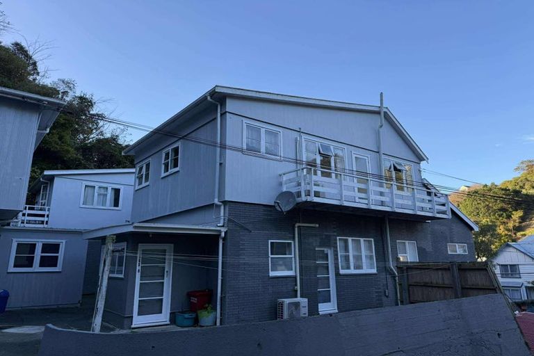 Photo of property in 142 Aro Street, Aro Valley, Wellington, 6021