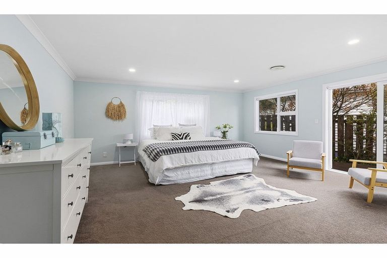 Photo of property in 108 Broderick Road, Johnsonville, Wellington, 6037