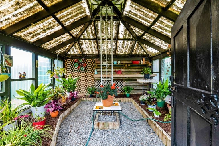 Photo of property in 37 Flint Road West, Stratford, 4332