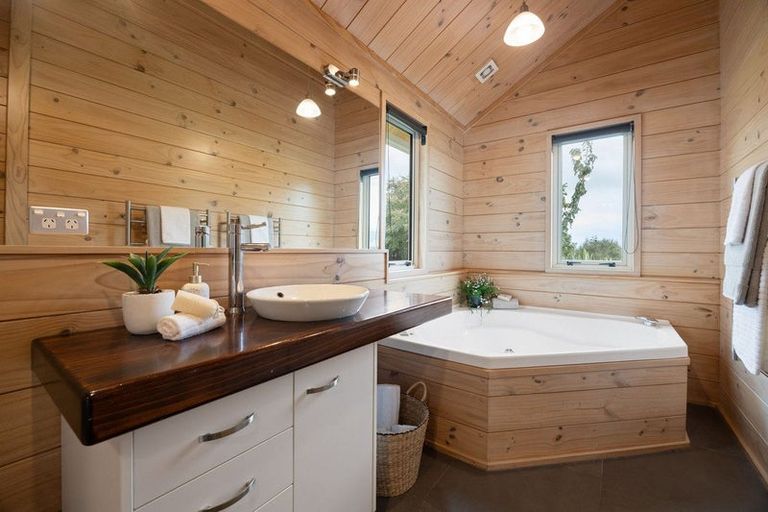 Photo of property in 1829i Cambridge Road, Karapiro, Tirau, 3484