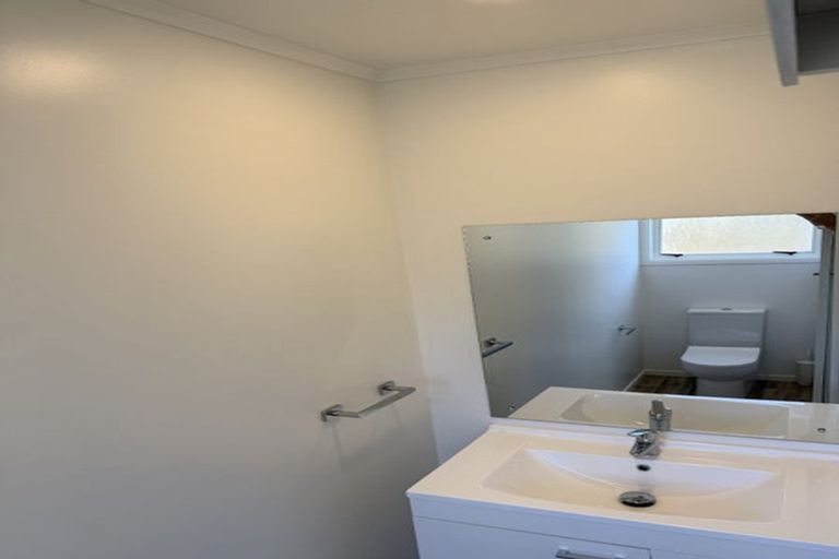 Photo of property in 3 Tiraumea Street, Palmerston North, 4410