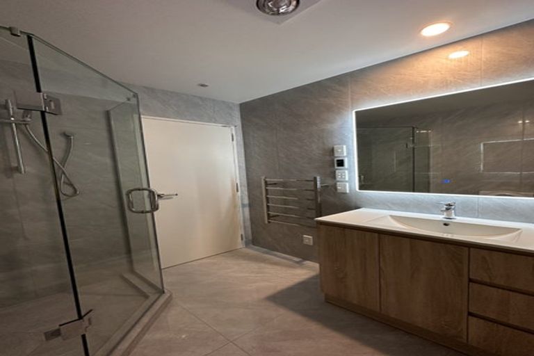 Photo of property in 20 Edwards Avenue, Henderson, Auckland, 0610