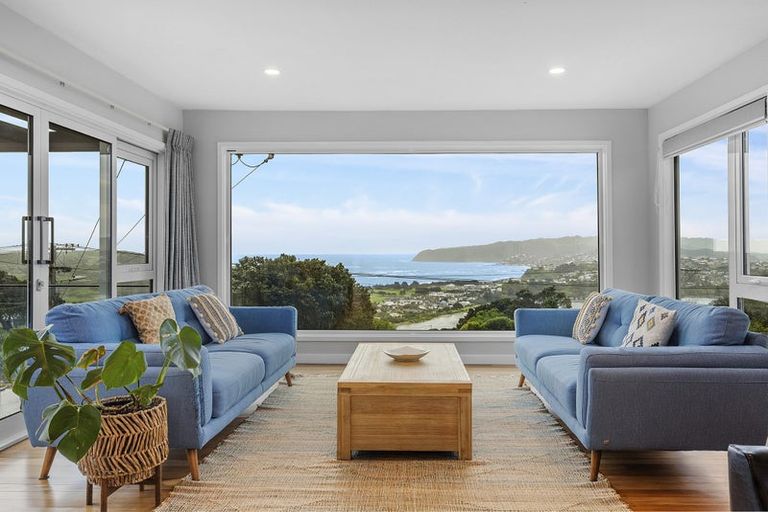 Photo of property in 92 Kahu Road, Paremata, Porirua, 5024