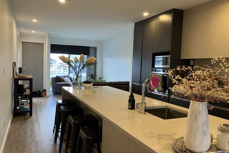 Photo of property in 11 Gunn Way, Hobsonville, Auckland, 0616