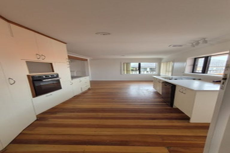 Photo of property in 3 Owens Road, Waiuku, 2123