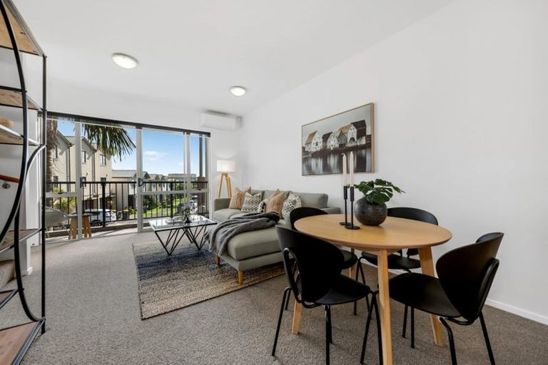 Photo of property in 7/29 Haven Drive, East Tamaki, Auckland, 2013