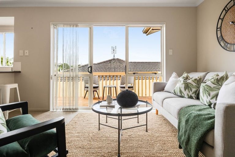 Photo of property in 2 Jubaea Place, Henderson, Auckland, 0610