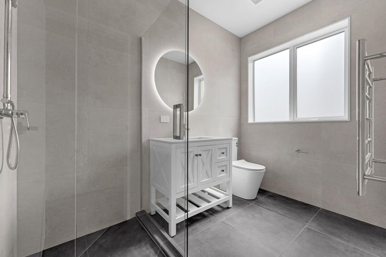 Photo of property in 33 Kaitiaki Drive, Clarks Beach, 2122