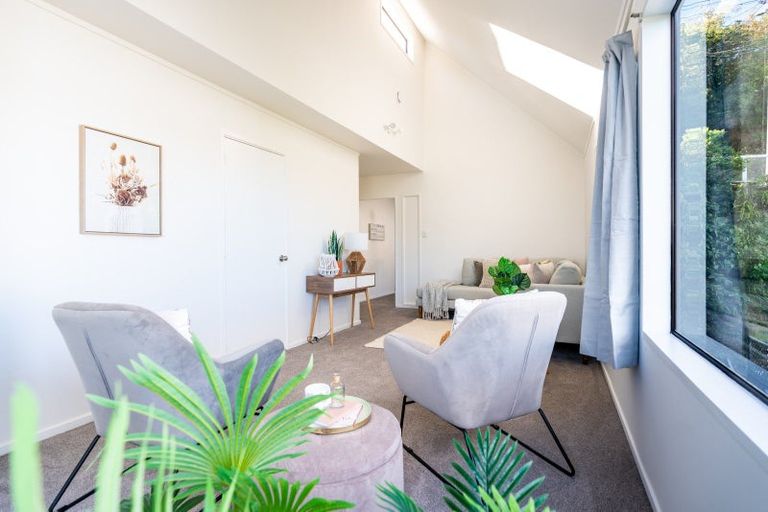 Photo of property in 16 Garden Road, Northland, Wellington, 6012