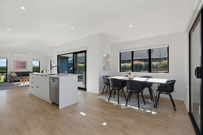 Photo of property in 22 Tauroa Drive, Tuakau, 2121
