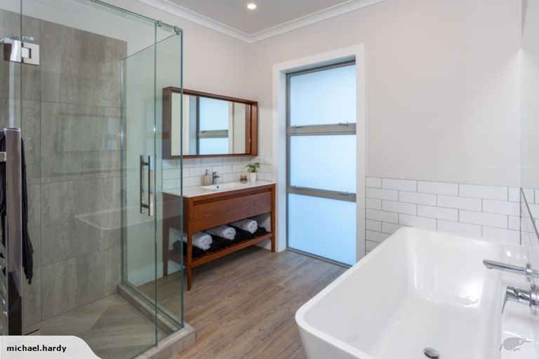 Photo of property in 154 Kupe Drive, Whitianga, 3510