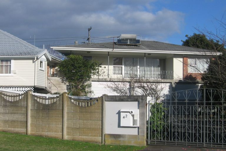 Photo of property in 42 Youngs Road, Papakura, 2110