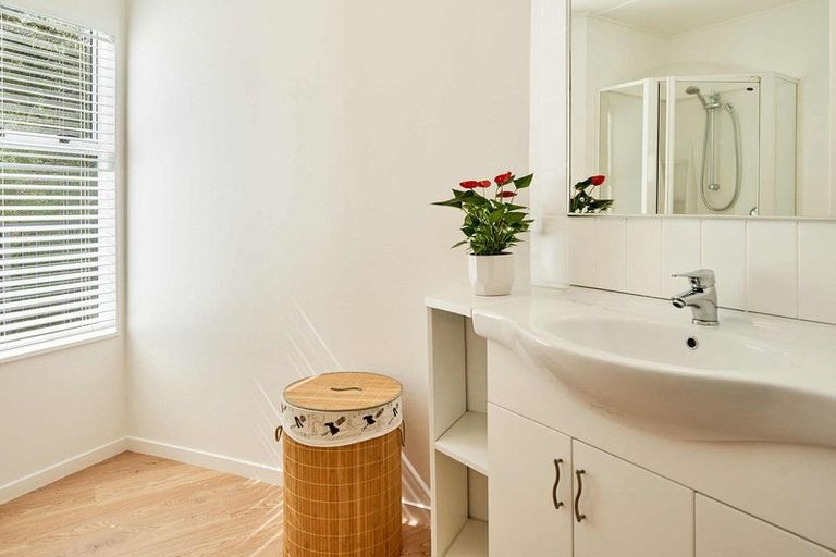 Photo of property in 39 James Cook Drive, Whitby, Porirua, 5024