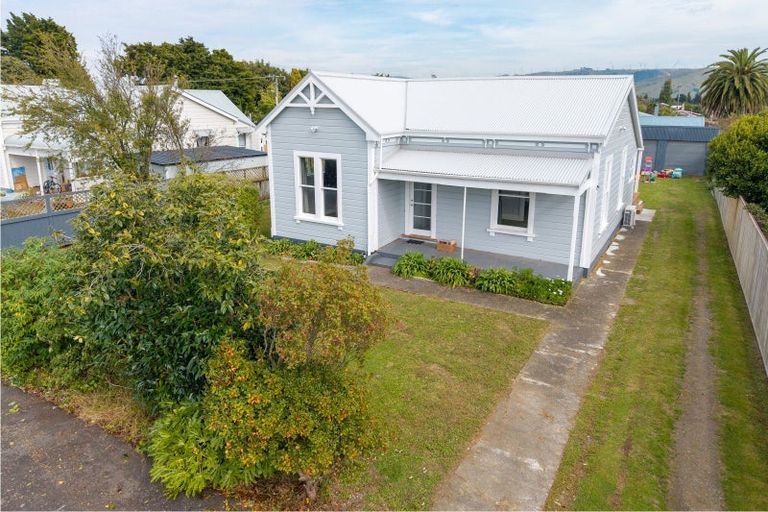 Photo of property in 37 Ross Street, Woodville, 4920