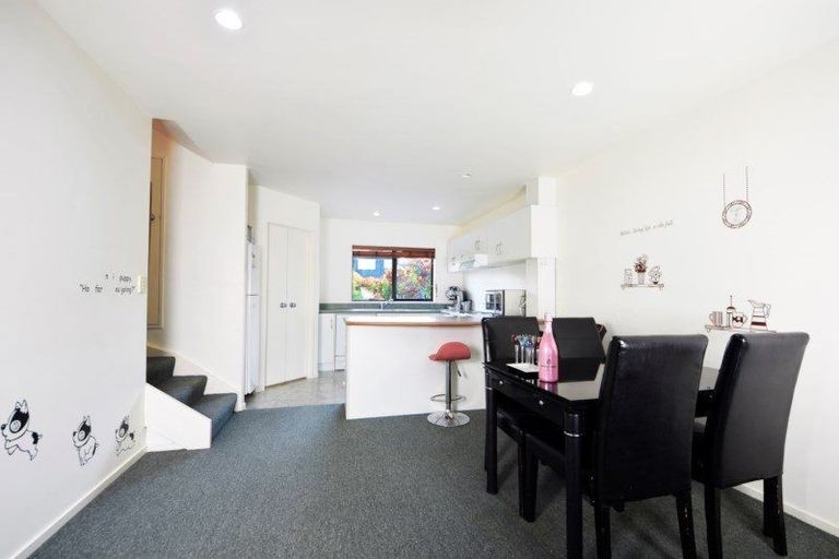 Photo of property in 5/31 Lucienne Drive, Ranui, Auckland, 0612