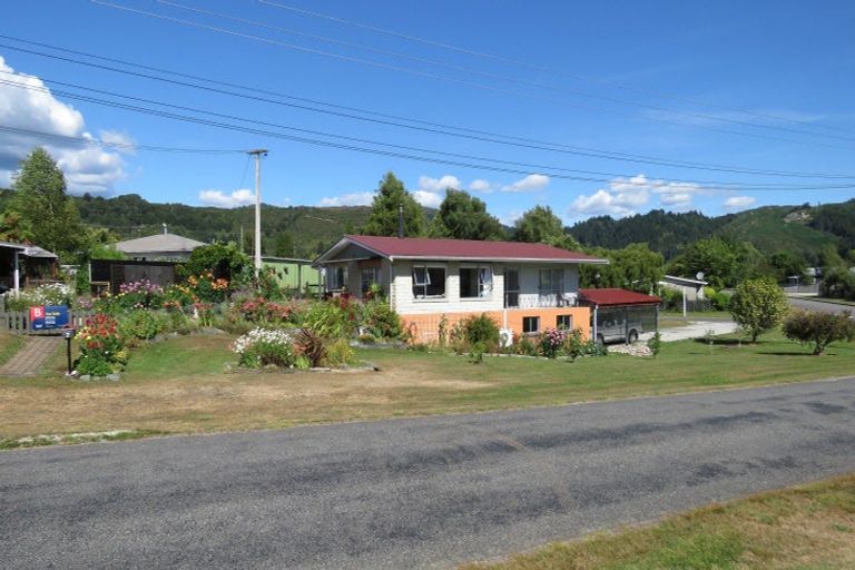 Photo of property in 7 Crampton Road, Reefton, 7830
