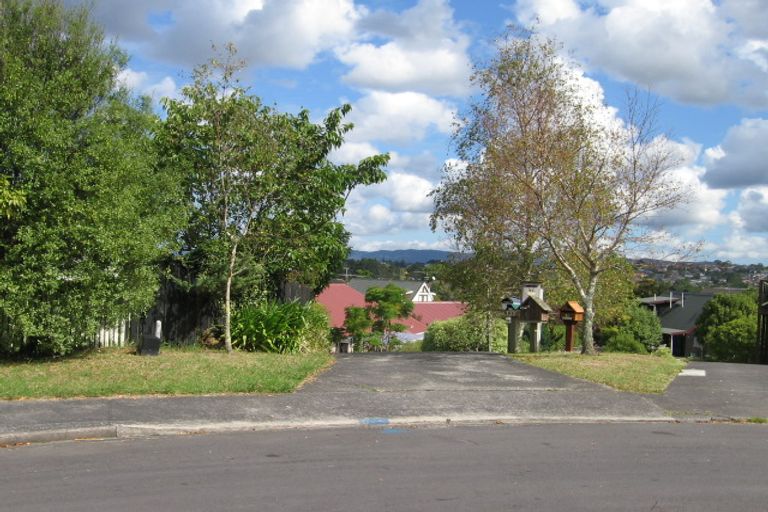 Photo of property in 8 Da Vinci Place, West Harbour, Auckland, 0618