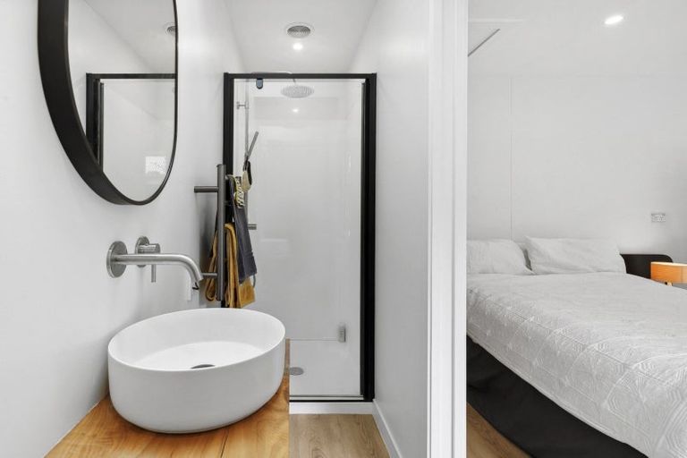 Photo of property in 10a Larch Place, Wanaka, 9305