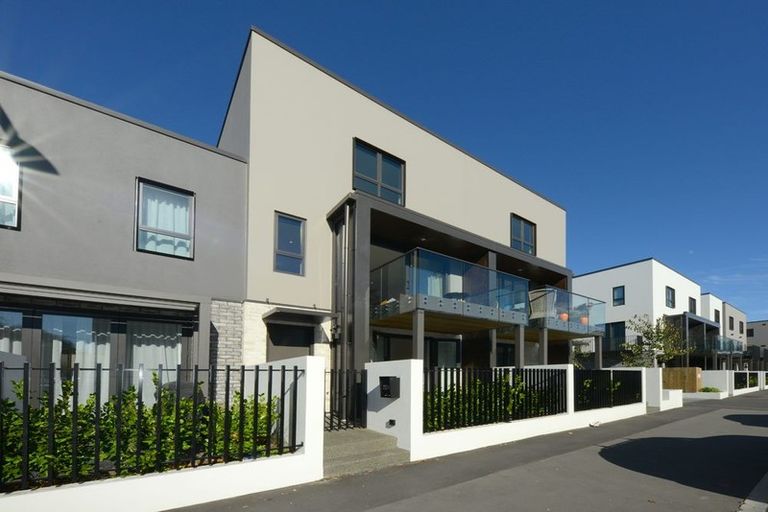 Photo of property in 2/214 Hereford Street, Christchurch Central, Christchurch, 8011