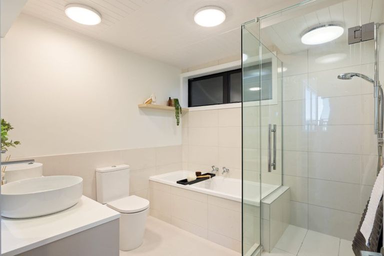 Photo of property in 10 Hobday Lane, Mount Pleasant, Christchurch, 8081