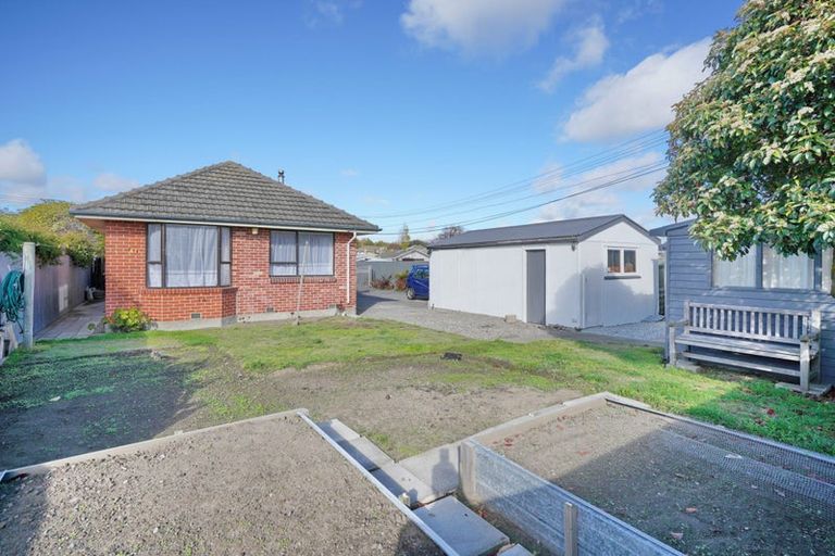Photo of property in 17 Ontario Place, Wainoni, Christchurch, 8061