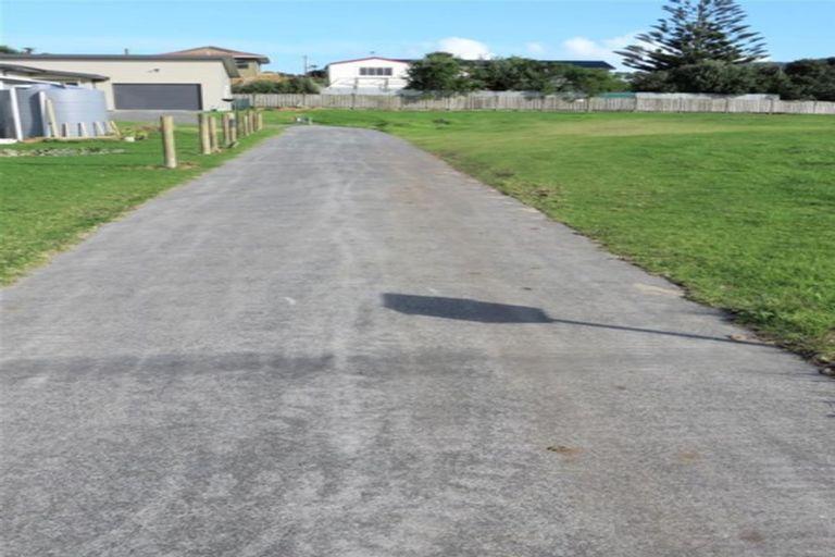 Photo of property in 13 Sunset Drive, Baylys Beach, 0377