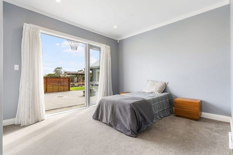 Photo of property in 104 Foster Road, Kumeu, 0891