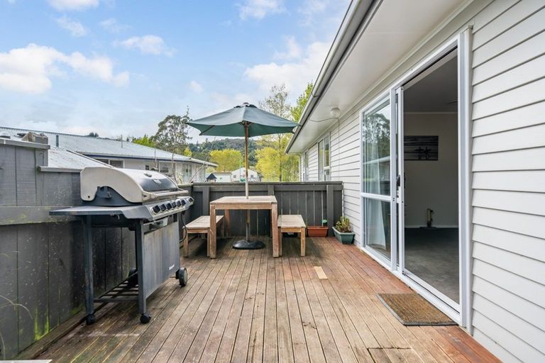 Photo of property in 63 Norana Road, Timberlea, Upper Hutt, 5018