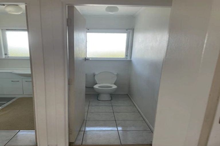 Photo of property in 1/7 Evelyn Place, Hillcrest, Auckland, 0627