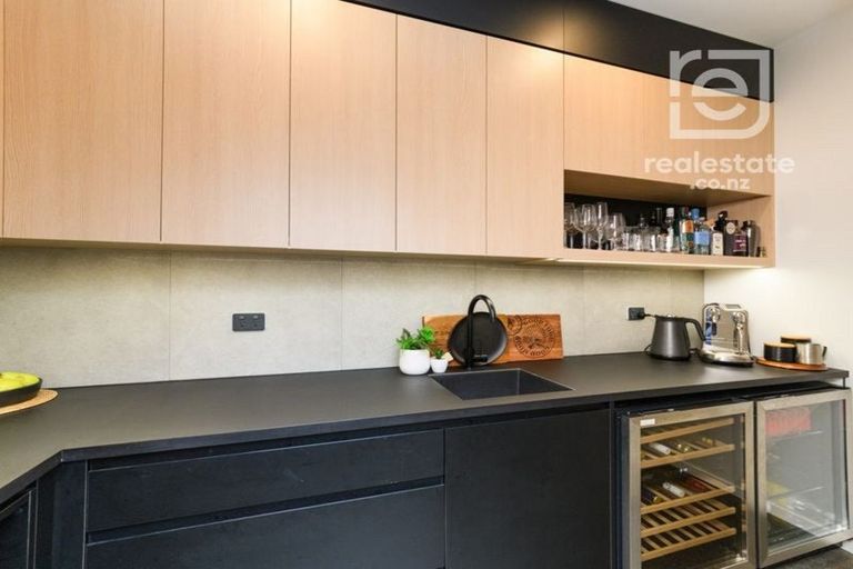 Photo of property in 35 Freedom Drive, Kelvin Grove, Palmerston North, 4414