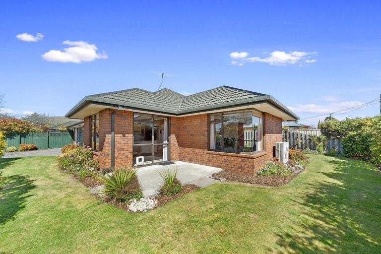 Photo of property in 2 Ngaio Street, Saint Martins, Christchurch, 8022