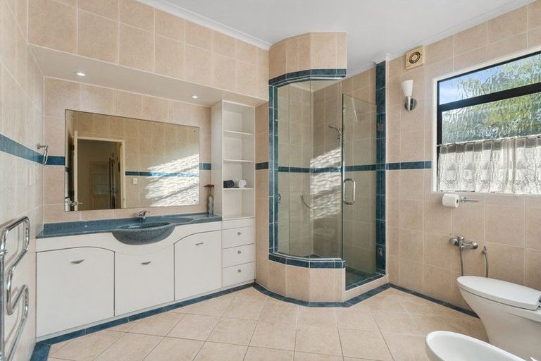 Photo of property in 13 Centennial Place, Campbells Bay, Auckland, 0630