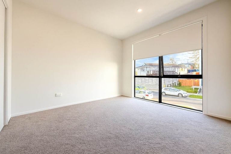Photo of property in 6 Paina Crescent, Massey, Auckland, 0614