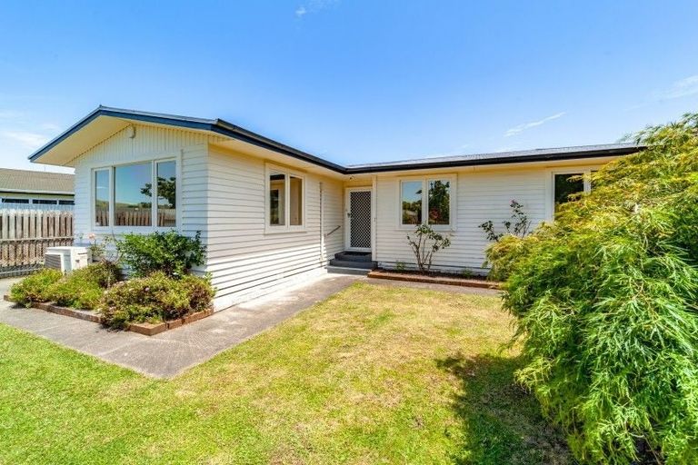 Photo of property in 36 Upham Street, Havelock North, 4130