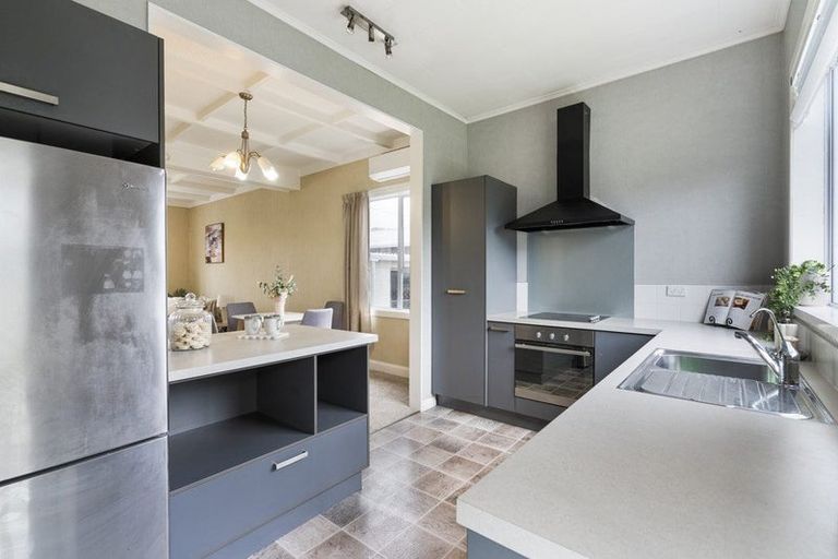 Photo of property in 188 Brooklands Road, Vogeltown, New Plymouth, 4310